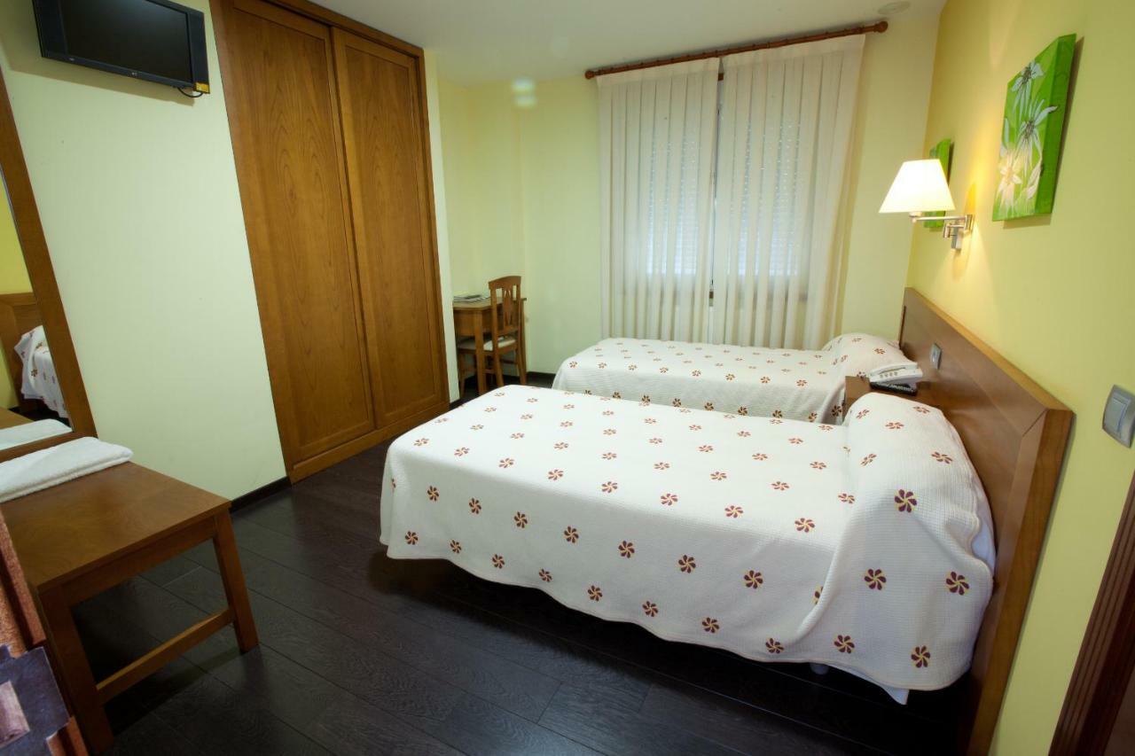 Hotel Terranova Oza de los Ríos Eksteriør bilde