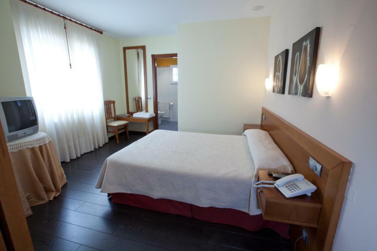 Hotel Terranova Oza de los Ríos Eksteriør bilde